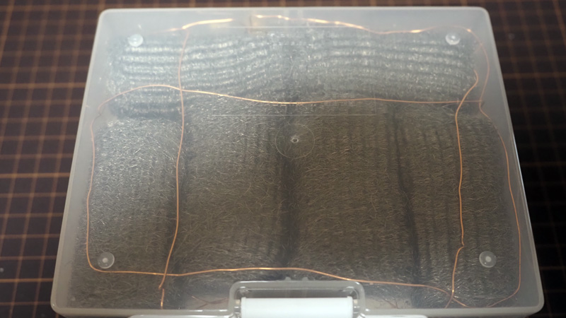 GND拡張アクセサリ（仮想アース）を裏から見る